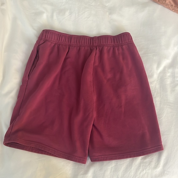 ALO Yoga Accolade Sweatshort - Picture 7 of 8